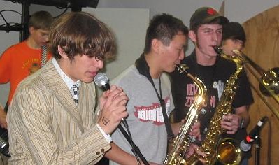 The LeVar BurTones